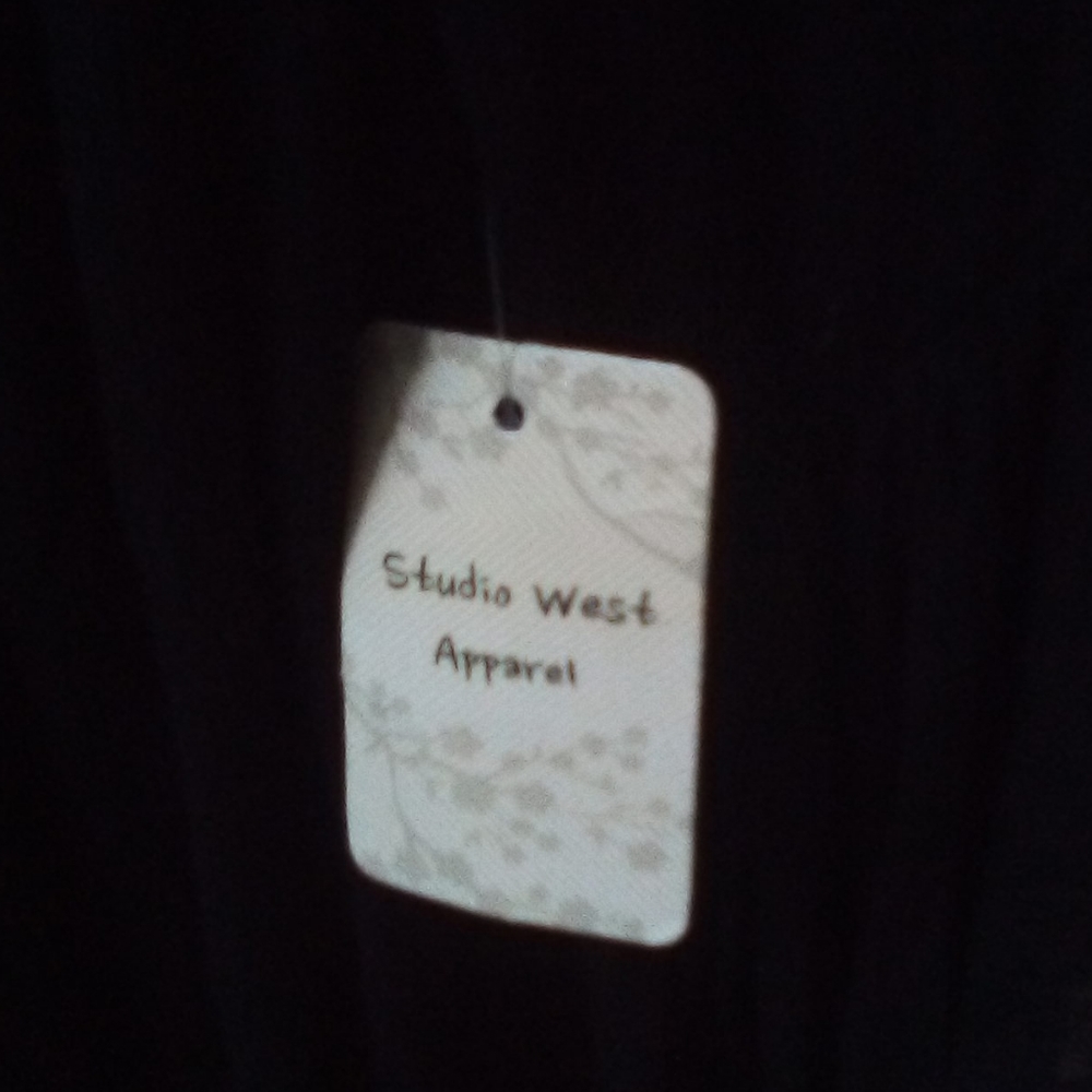 Top - Picture 3 of 3